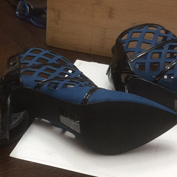 Women’s Blue Cage Booties heels - Picture 4 of 6